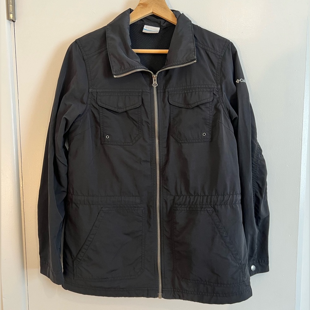 Black Columbia windbreaker